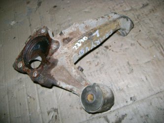 Кулак поворотный задний левый Toyota Camry XV50