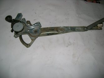Стеклоподъемник передний правый Toyota Corolla E150