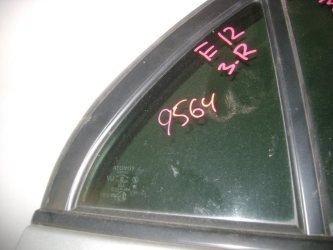 Стекло двери задней правой форточка Toyota Corolla E120