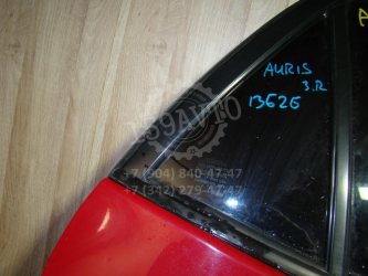 Стекло двери задней правой форточка Toyota Auris E150