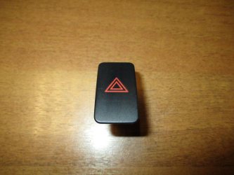 Кнопка аварийной сигнализации Toyota Corolla E150