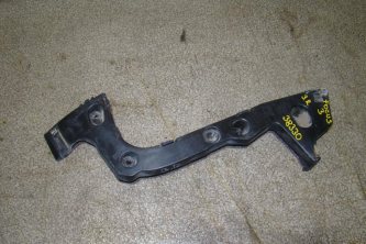 Кронштейн заднего бампера правый Ford Focus 3