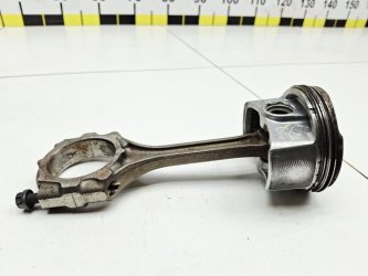Поршень с шатуном Toyota Corolla E150