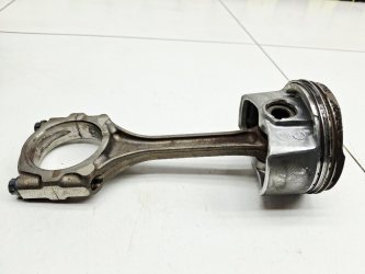 Поршень с шатуном Toyota Corolla E150