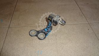 Петля двери задней правой верхняя Ford Focus 2
