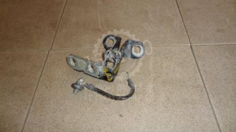 Петля двери багажника верхняя Land Rover Range Rover 3 L322