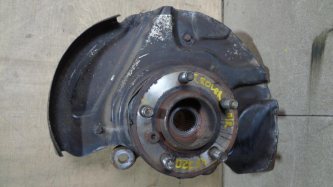 Кулак поворотный передний правый Land Rover Range Rover 3 L322