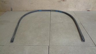 Уплотнитель капота Mazda 3 BK