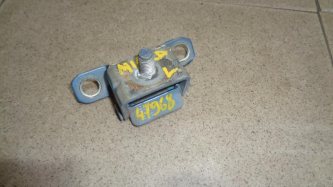 Петля двери багажника Nissan Micra K12