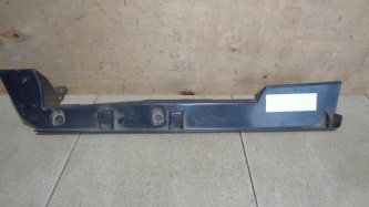 Направляющая шторки багажника Land Rover Discovery 3 L319