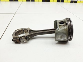Поршень с шатуном Nissan Almera N16