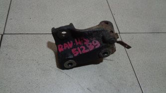 Кронштейн двигателя правый Toyota RAV4 XA30