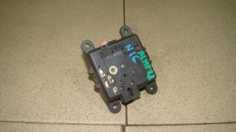 Моторчик заслонки печки Nissan Almera N16