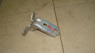 Петля двери передней Chevrolet Cruze J300
