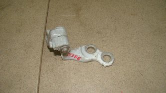 Петля двери передней правой верхняя Ford Focus 2