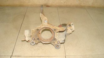 Кулак поворотный передний правый Volkswagen Jetta A6