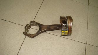 Поршень с шатуном Land Rover Range Rover 3 L322