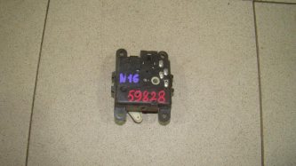 Моторчик заслонки печки Nissan Almera N16