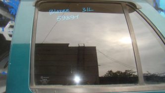 Стекло двери задней левой Chevrolet Blazer S15