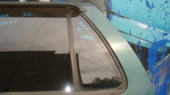 Стекло двери задней левой форточка Chevrolet Blazer S15