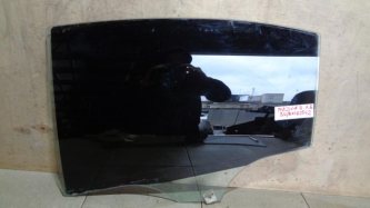 Стекло двери задней левой Mazda 3 BK