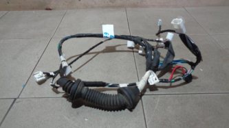 Проводка двери Toyota Corolla E180