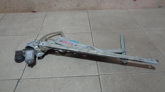 Стеклоподъемник передний правый Toyota Corolla E180