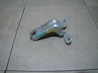 Петля двери передней Chevrolet Cruze J300
