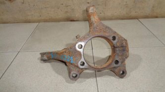 Кулак поворотный передний левый Toyota Corolla E150