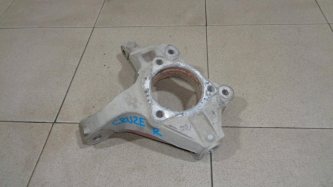 Кулак поворотный передний правый Chevrolet Cruze J300