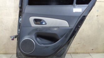 Обшивка двери задней правой Chevrolet Cruze J300