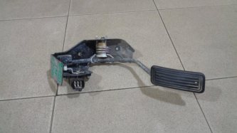 Педаль газа Toyota Corolla E120