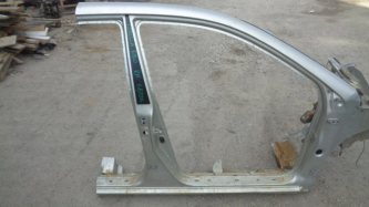 Порог со стойкой правый Toyota Corolla E120