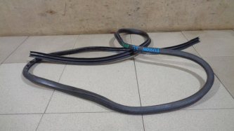 Уплотнитель двери Ford Fusion CBK