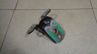Петля двери передней правой верхняя Nissan Almera Classic B10