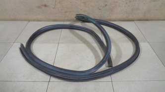 Уплотнитель двери Mitsubishi Colt Z3