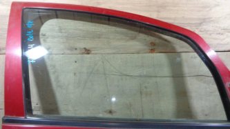 Стекло двери передней правой Mitsubishi Colt Z3
