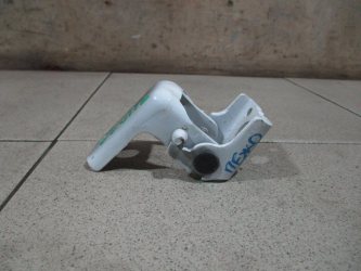 Петля двери задней правой верхняя Peugeot 2008 A94