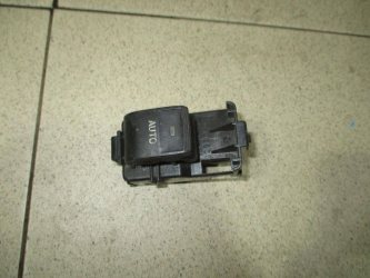 Кнопка стеклоподъемника Toyota Camry XV50