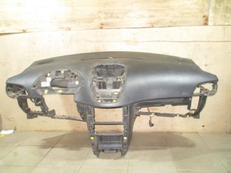 Торпедо Peugeot 207