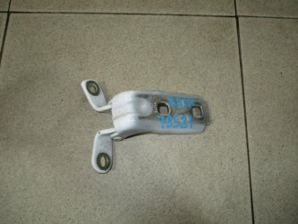 Петля двери передней Chevrolet Cruze J300