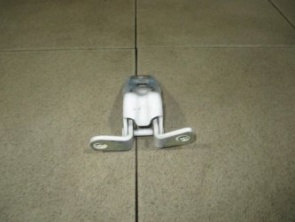 Петля двери передней Chevrolet Cruze J300