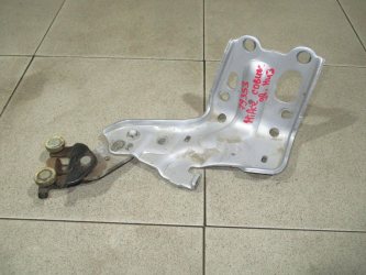 Ролик двери сдвижной нижний Toyota Hiace H200