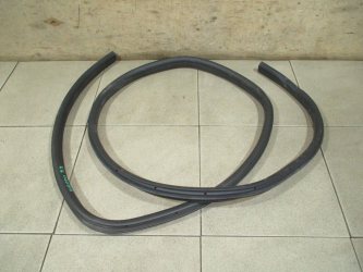 Уплотнитель двери Ford Fiesta 6