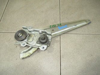 Стеклоподъемник механический задний правый Toyota Corolla E150