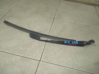 Поводок стеклоочистителя заднего Volkswagen Passat B5