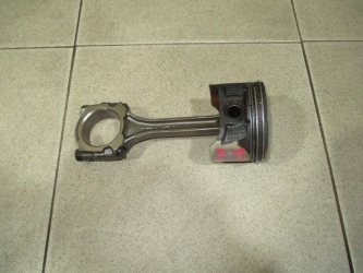 Поршень с шатуном Nissan Almera N16