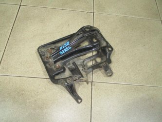 Крепление АКБ Toyota Corolla E150