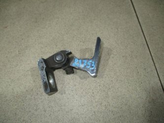 Петля двери Volkswagen Polo 5