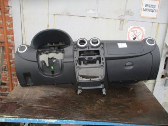 Торпедо Renault Sandero Stepway 1 BS